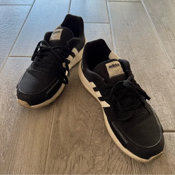 Adidas Retrorun Sneakers in Black and White - Picture 1 of 10